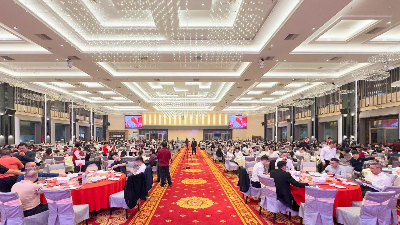 拓路前行·領(lǐng)跑未來 | 集團2023年度總結(jié)會暨2024迎新晚會圓滿結(jié)束！(圖14)