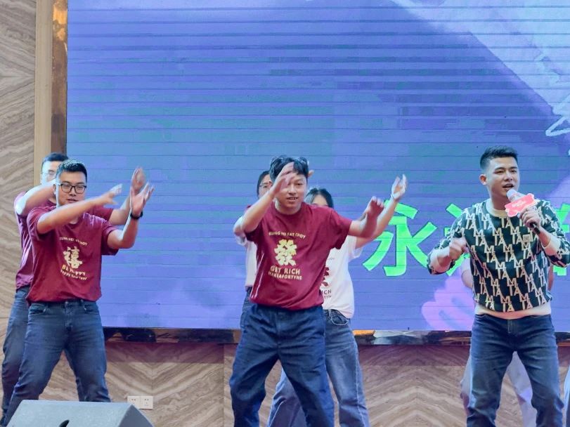 拓路前行·領(lǐng)跑未來 | 集團2023年度總結(jié)會暨2024迎新晚會圓滿結(jié)束！(圖30)